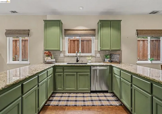 Photo 4 of Sale Pending at 1164 Legend Cir, Vallejo, CA 94591 | MLS# 41145593 | Listing updated on 2026-09-02