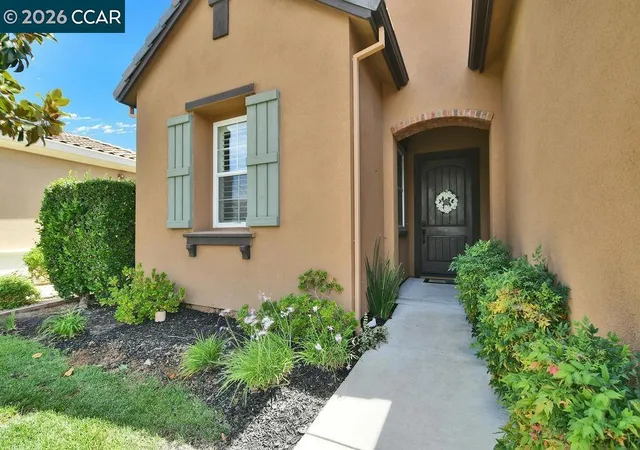 Photo 2 of Single family home for sale at 1083 Pomerol Cir, Brentwood, CA 94513 | MLS# 41145600 | Listing updated on 2026-09-28