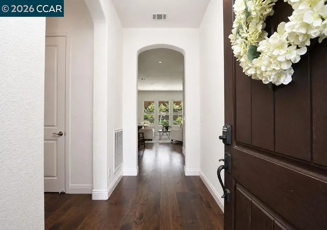 Photo 3 of Single family home for sale at 1083 Pomerol Cir, Brentwood, CA 94513 | MLS# 41145600 | Listing updated on 2026-09-28