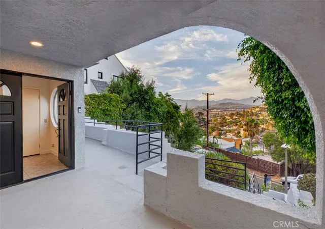 Photo 1 of Single family home for sale at 1425 Columbia Dr, Glendale, CA 91205 | MLS# GD26182268 | Listing updated on 2026-10-11