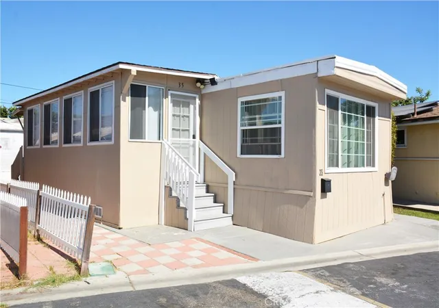Photo 2 of Manufactured home for sale at 2767 West 1st St #35, Santa Ana, CA 92703 | MLS# CV26169844 | Listing updated on 2026-09-20
