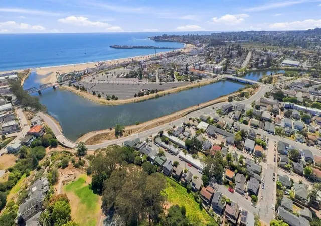 Photo 1 of Single family home for sale at 118 Jessie St, Santa Cruz, CA 95060 | MLS# ML82057601 | Listing updated on 2026-10-12