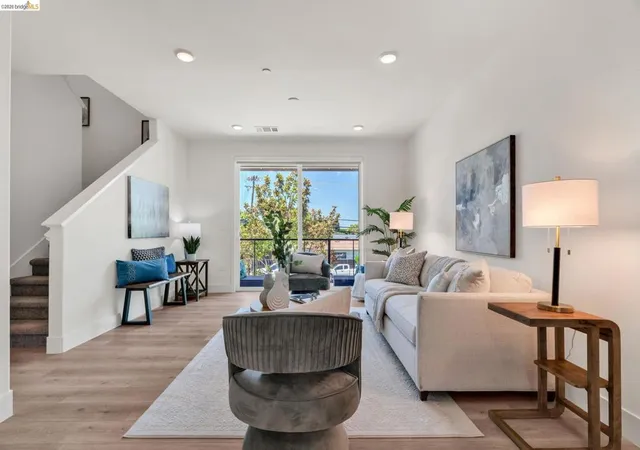 Listing Photo 4 - Condo for sale in building located at 820 E Duane Ave, Sunnyvale, CA 94085 - Unit #5