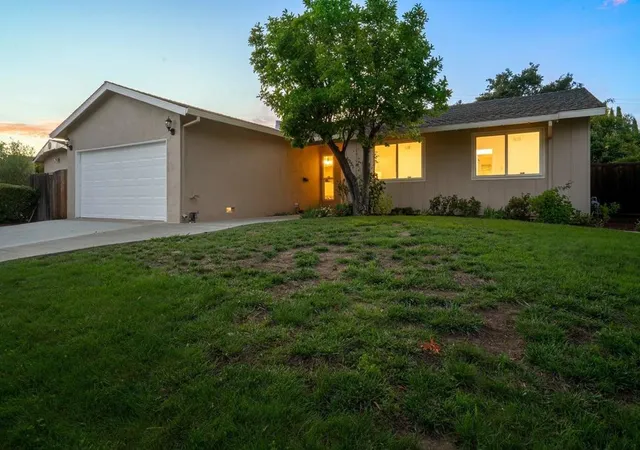 Photo 3 of Sale Pending at 6951 Blue Hl Dr, San Jose, CA 95129 | MLS# ML82058369 | Listing updated on 2026-10-02