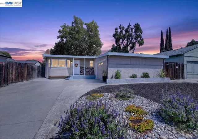 Single family home for sale at 982 Ventura Ave, Livermore, CA 94551 | MLS# 41145612
