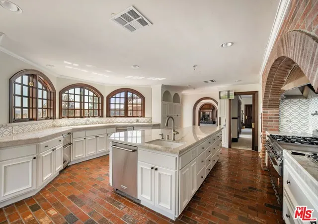 Photo 3 of Single family home for sale at 25045 Jim Bridger Rd, Hidden Hills, CA 91302 | MLS# 26866547 | Listing updated on 2026-10-08