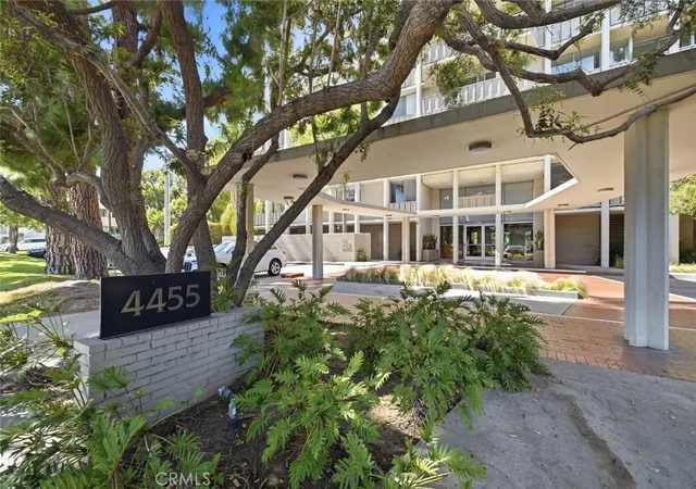 Photo 2 of Condo for sale at 4455 Los Feliz Blvd #601, Los Angeles, CA 90027 | MLS# PW26182303 | Listing updated on 2026-10-07