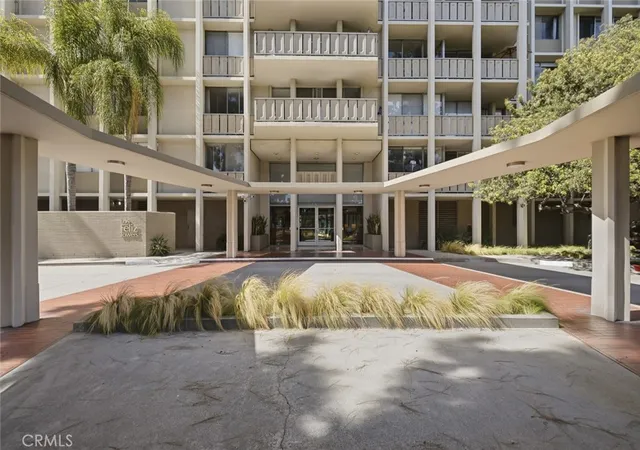 Listing Photo 5 - Condo for sale in building located at 4455 Los Feliz Blvd, Los Angeles, CA 90027 - Unit #601