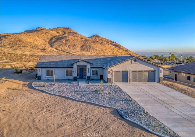 Photo 1 of Single family home for sale at 19721 Roanoke Rd, Apple Valley, CA 92307 | MLS# JT26182569 | Listing updated on 2026-10-06
