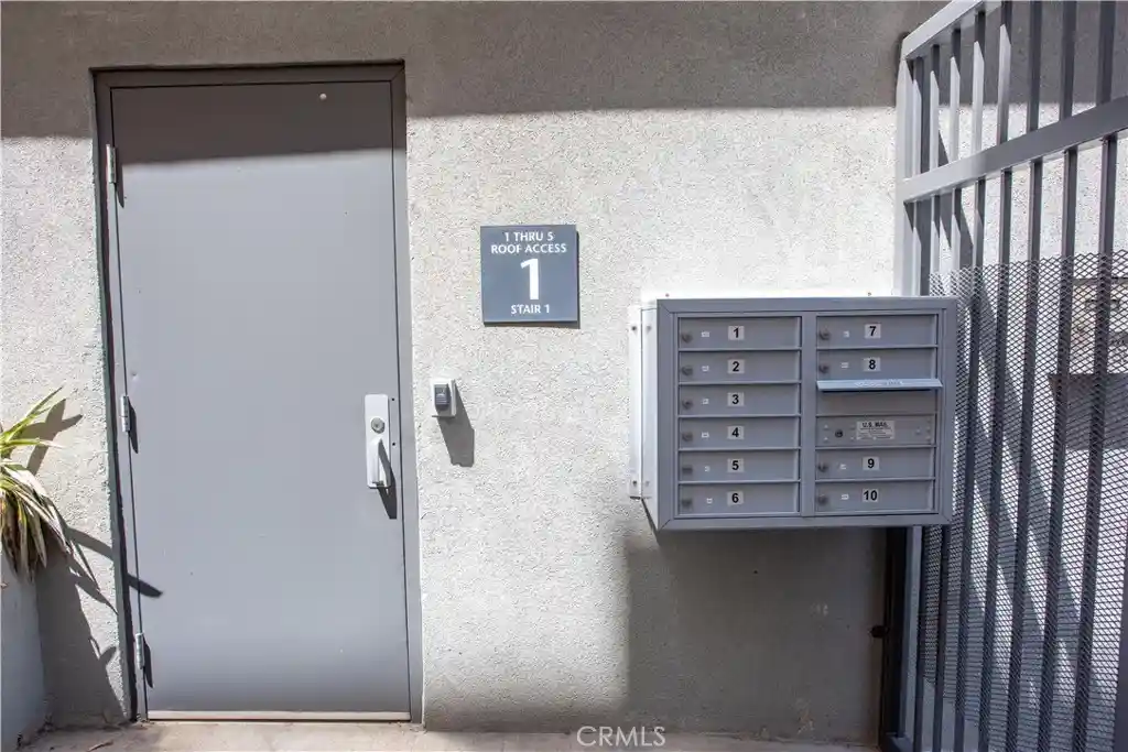 Listing Photo 41 - Condo for sale in 815 S Harvard Blvd located at 815 S Harvard Blvd, Los Angeles, CA 90005 - Unit #201