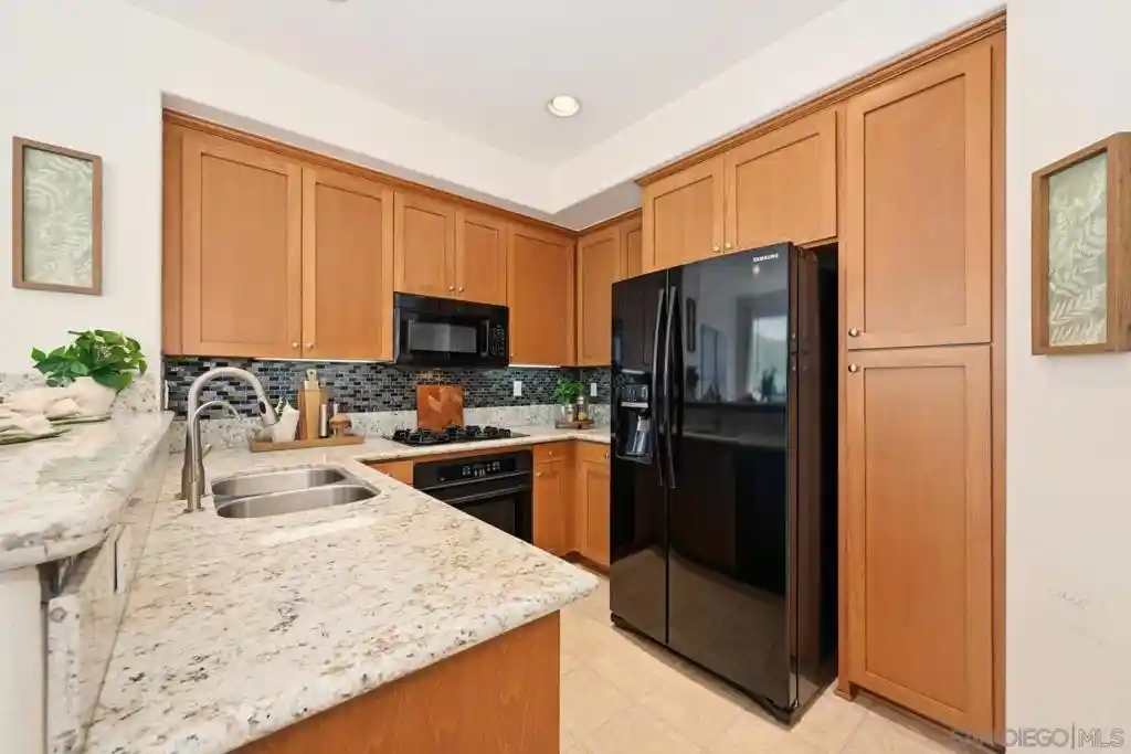 Townhouse for sale at 4611 Central Plz, San Diego, CA 92123 | MLS# 260020460SD
