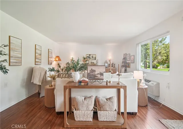 Listing Photo 5 - Condo for sale in building located at 2402 Via Mariposa W, Laguna Woods, CA 92637 - Unit #1E