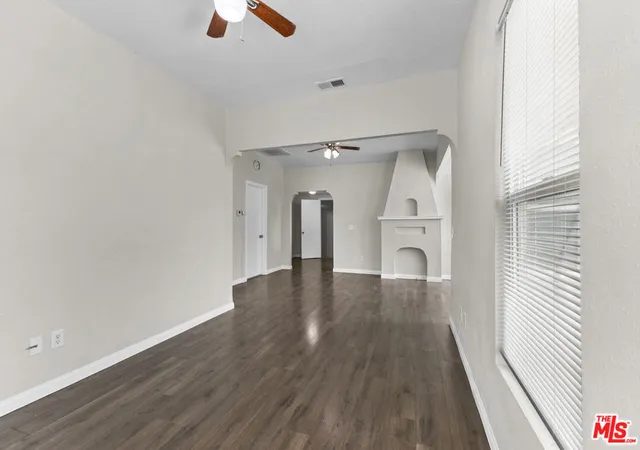 Photo 4 of Sale Pending at 427 E Main St, San Jacinto, CA 92583 | MLS# 26874959 | Listing updated on 2026-09-11