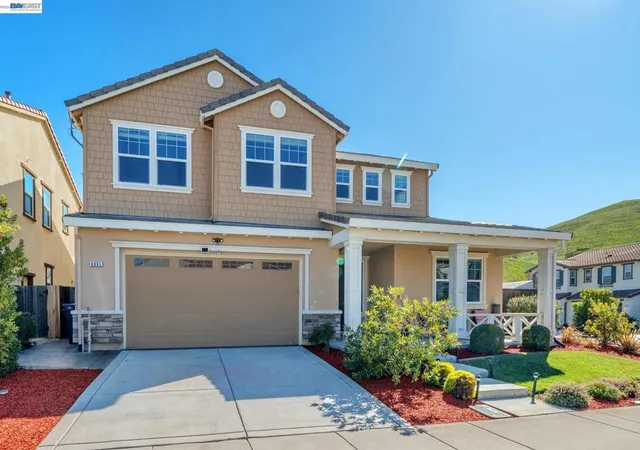 Single family home for sale at 4061 Sarasta Bay Dr, Pittsburg, CA 94565 | MLS# 41145633 | Listing updated on 2026-10-01