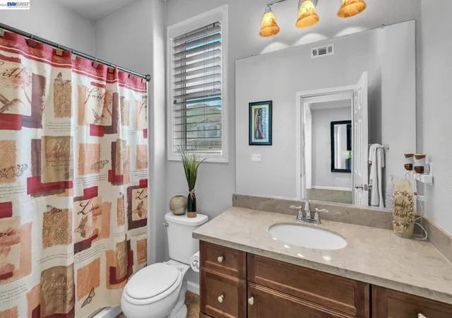Photo 4 of Single family home for sale at 4061 Sarasta Bay Dr, Pittsburg, CA 94565 | MLS# 41145633 | Listing updated on 2026-10-01