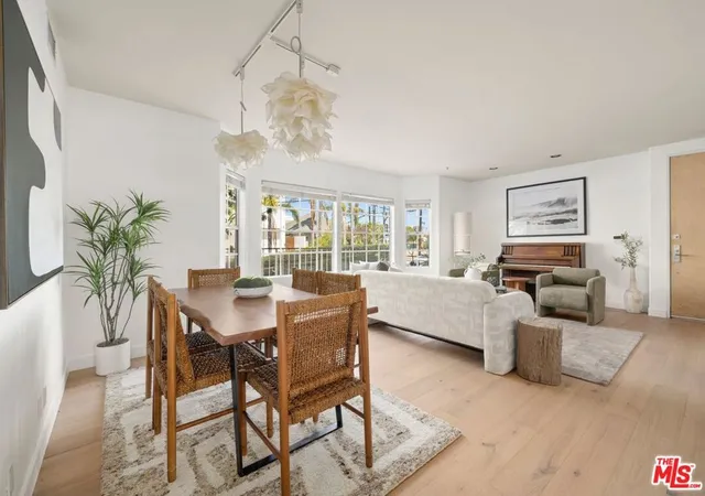 Listing Photo 4 - Condo for sale in building located at 2222 Neilson Wy, Santa Monica, CA 90405 - Unit #102