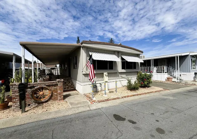 Photo 3 of Manufactured home for sale at 2150 Almaden Rd #31, San Jose, CA 95125 | MLS# ML82058403 | Listing updated on 2026-09-15