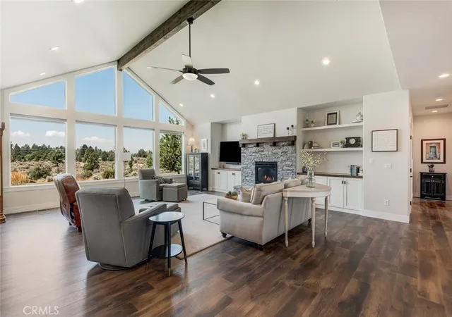 Photo 3 of Single family home for sale at 60870 Billadeau, Bend, OR 97702 | MLS# OC26182839 | Listing updated on 2026-10-08