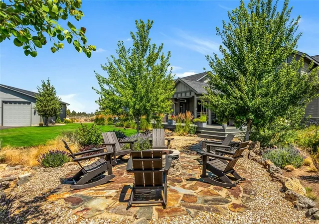Photo 4 of Single family home for sale at 60870 Billadeau, Bend, OR 97702 | MLS# OC26182839 | Listing updated on 2026-10-08