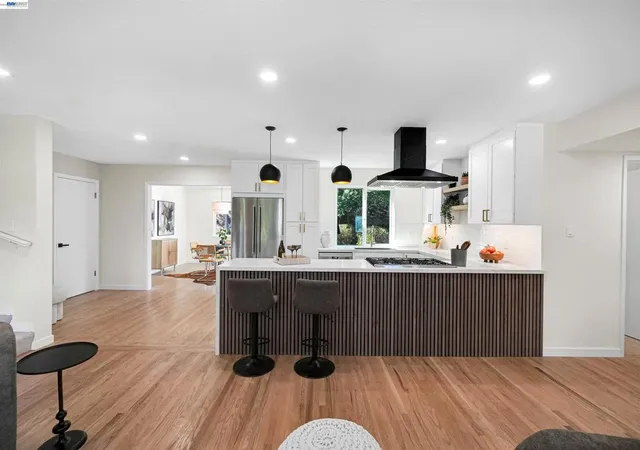 Photo 3 of Single family home for sale at 293 Via Cima Ct, Danville, CA 94526 | MLS# 41145640 | Listing updated on 2026-10-09