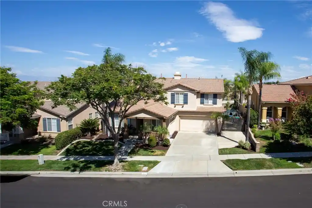 Photo 1 of Sale Pending at 3827 Holly Springs Dr, Corona, CA 92881 | MLS# IV26182722 | Listing updated on 2026-10-26