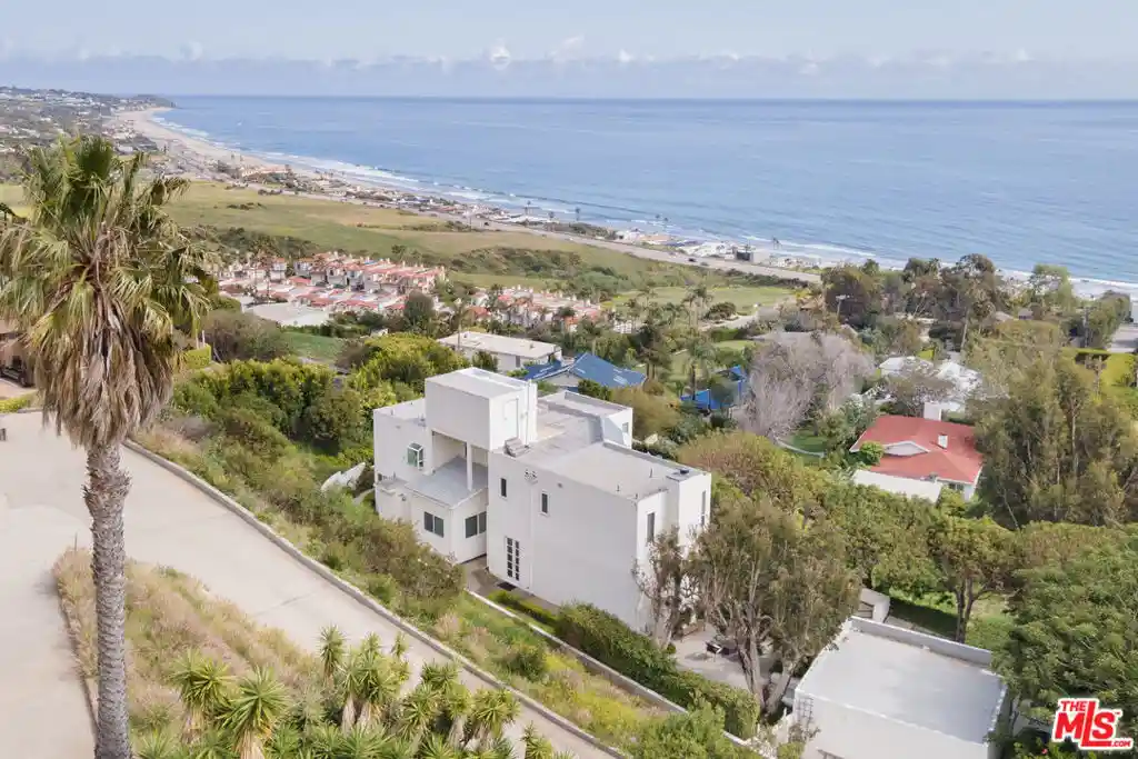 Photo 1 of Single family home for sale at 31235 Bailard Rd, Malibu, CA 90265 | MLS# 26872699 | Listing updated on 2026-10-14