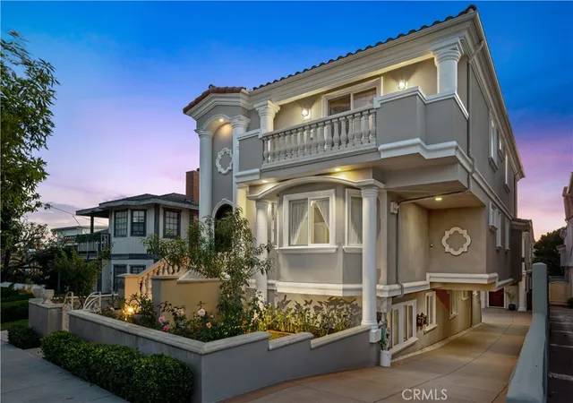 Photo 3 of Townhouse for sale at 217 S Irena Ave #A, Redondo Beach, CA 90277 | MLS# PV26183001 | Listing updated on 2026-10-10