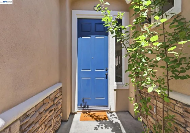 Photo 4 of Sale Pending at 3214 Breaker Ct, Vallejo, CA 94591 | MLS# 41145675 | Listing updated on 2026-10-08