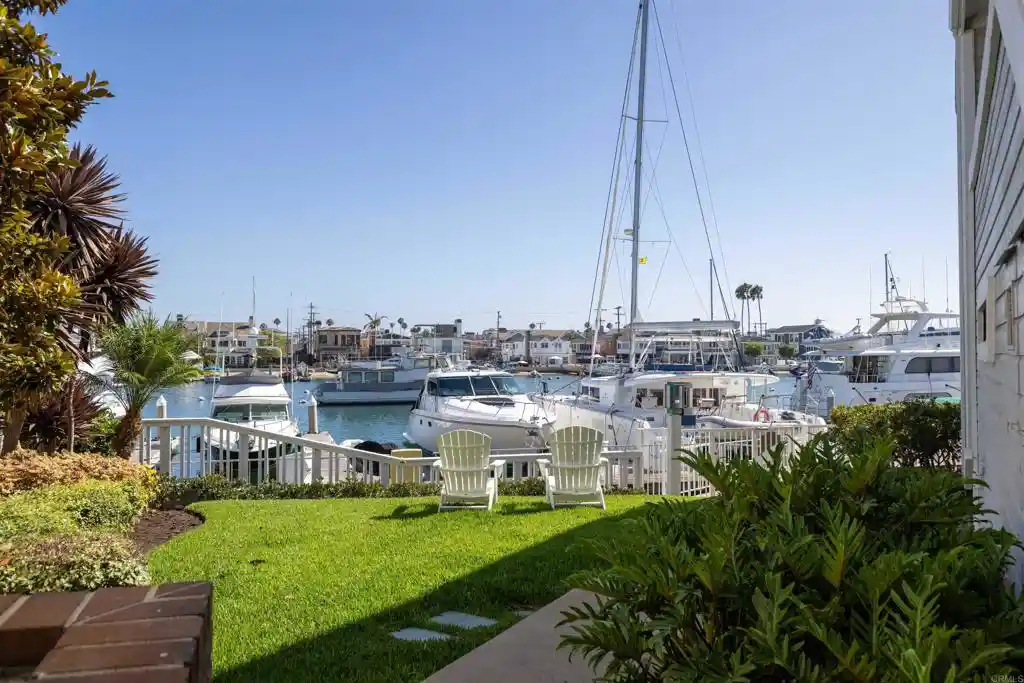 Listing Photo 2 - Condo for sale in 1022 Bayside located at 1022 Bayside, Newport Beach, CA 92660 - Unit #510
