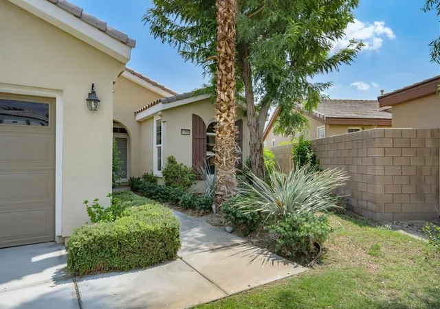 Photo 3 of Single family home for sale at 61000 Living Stone Dr, La Quinta, CA 92253 | MLS# 219151680DA | Listing updated on 2026-10-02
