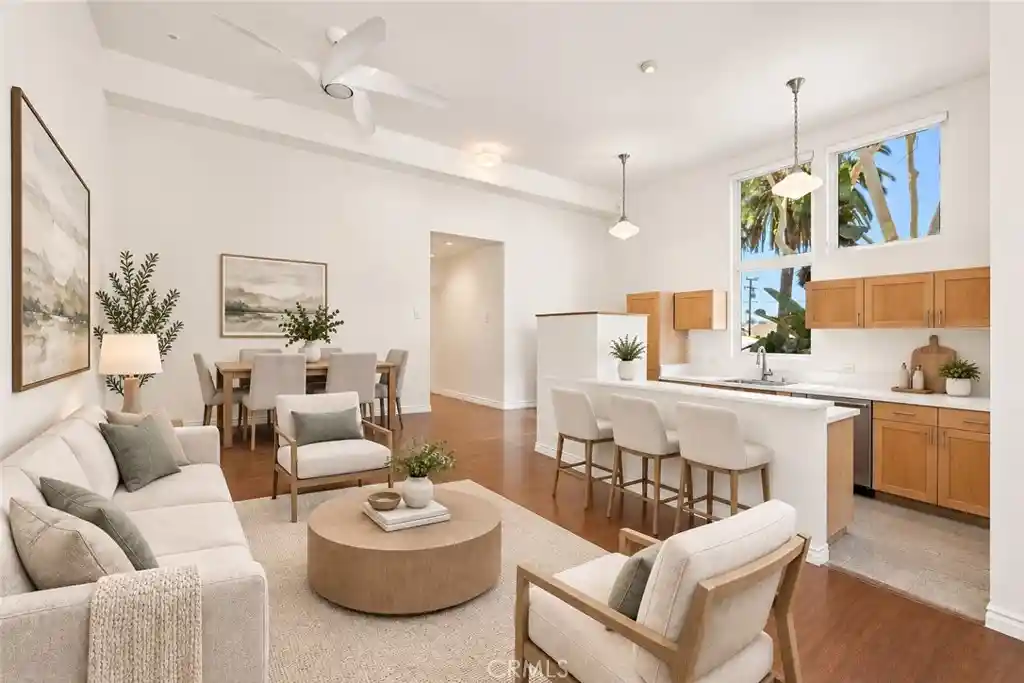 Listing Photo 1 - Condo for sale in 323 E Dayman located at 323 E Dayman, Long Beach, CA 90806 - Unit 323 E Dayman