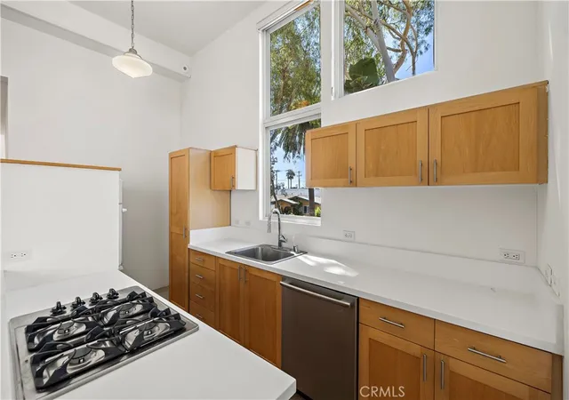 Listing Photo 3 - Condo for sale in building located at 323 E Dayman, Long Beach, CA 90806 - Unit #3