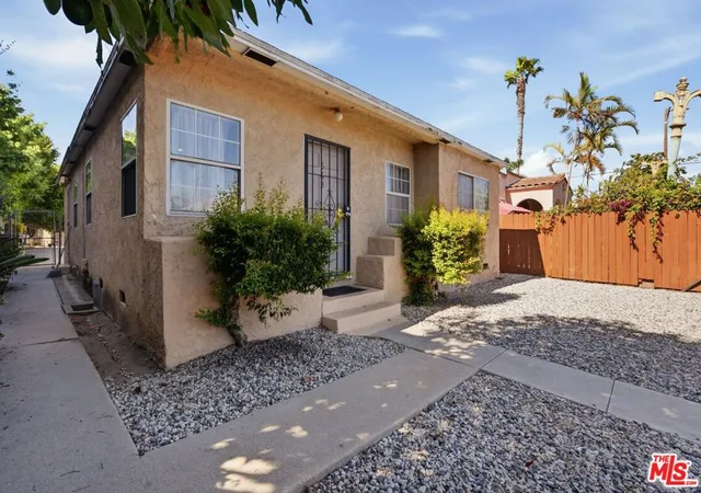 Photo 3 of Single family home for sale at 563 Brooks Ave, Venice, CA 90291 | MLS# 26874817 | Listing updated on 2026-09-24