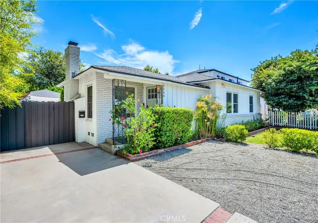 Photo 2 of Single family home for sale at 5644 Tobias Ave, Van Nuys, CA 91411 | MLS# SR26183102 | Listing updated on 2026-10-10