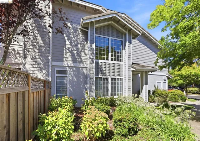 Photo 3 of Townhouse for sale at 105 Heritage Park Dr, Danville, CA 94506 | MLS# 41145723 | Listing updated on 2026-10-01