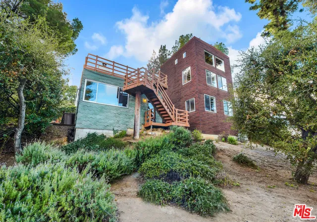 Photo 2 of Single family home for sale at 23685 Clover Trl, Calabasas, CA 91302 | MLS# 26875015 | Listing updated on 2026-10-08