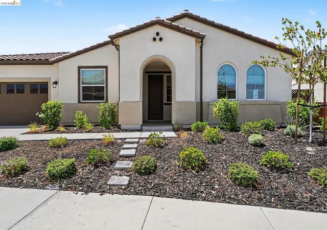 Photo 3 of Single family home for sale at 5394 Promontory Way, Antioch, CA 94531 | MLS# 41145739 | Listing updated on 2026-09-26