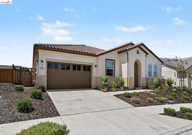 Photo 3 of Single family home for sale at 5394 Promontory Way, Antioch, CA 94531 | MLS# 41145739 | Listing updated on 2026-09-26