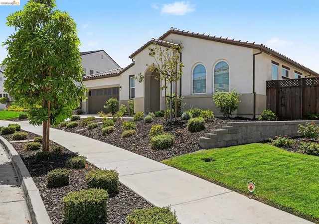 Photo 4 of Single family home for sale at 5394 Promontory Way, Antioch, CA 94531 | MLS# 41145739 | Listing updated on 2026-09-26