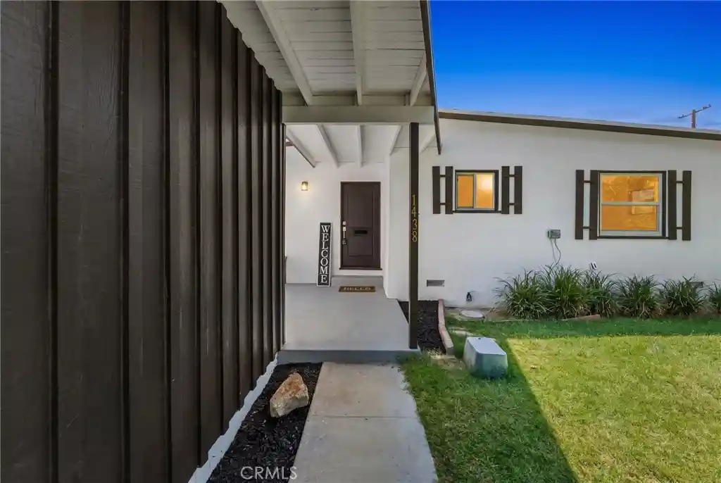 Photo 1 of Sale Pending at 1438 W Ivyton St, Lancaster, CA 93534 | MLS# SR26183348 | Listing updated on 2026-10-16
