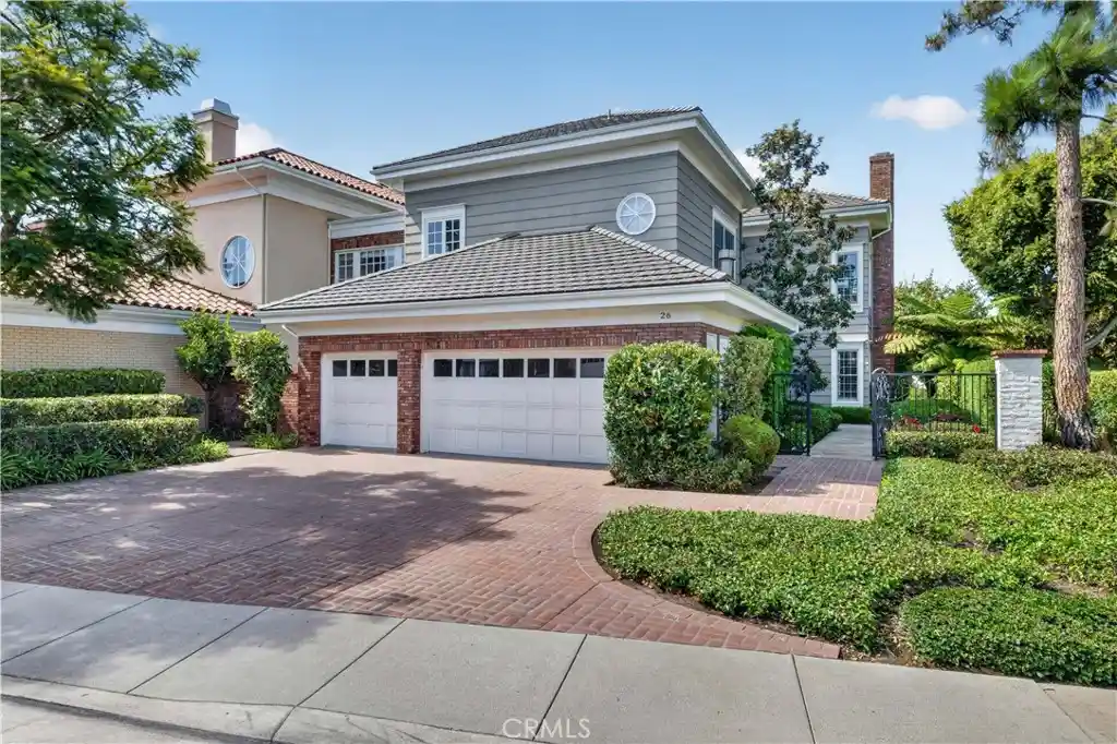 Listing Photo 1 - Condo for sale in 26 Belcourt located at 26 Belcourt, Newport Beach, CA 92660 - Unit 26 Belcourt