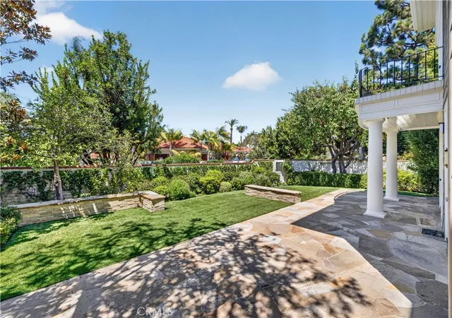 Listing Photo 3 - Condo for sale in building located at 26 Belcourt, Newport Beach, CA 92660
