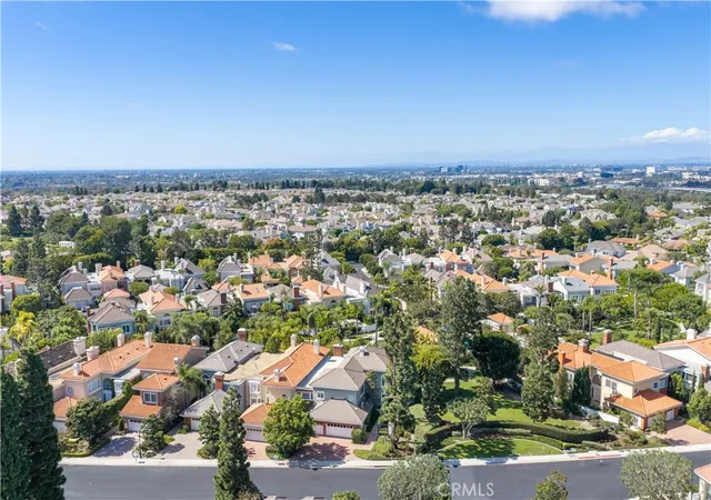 Listing Photo 4 - Condo for sale in building located at 26 Belcourt, Newport Beach, CA 92660
