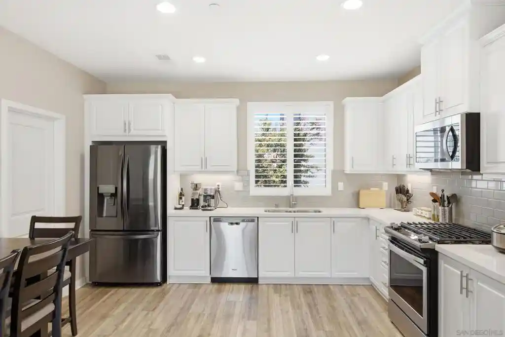 Listing Photo 2 - Condo for sale in 2572 S Escondido Blvd located at 2572 S Escondido Blvd, Escondido, CA 92025 - Unit #808