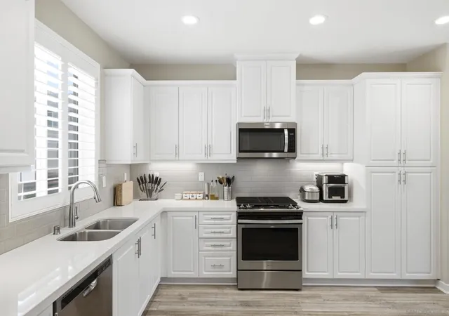 Listing Photo 3 - Condo for sale in building located at 2572 S Escondido Blvd, Escondido, CA 92025 - Unit #808