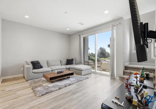 Listing Photo 5 - Condo for sale in building located at 2572 S Escondido Blvd, Escondido, CA 92025 - Unit #808