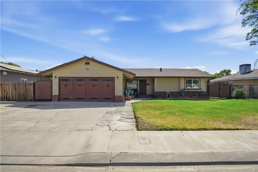 Photo 1 of Single family home for sale at 354 N Santa Inez, Los Banos, CA 93635 | MLS# MC26183396 | Listing updated on 2026-10-14