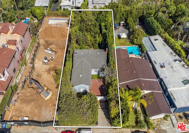 Photo 1 of Sale Pending at 376 N Bonhill Rd, Los Angeles, CA 90049 | MLS# 26875265 | Listing updated on 2026-09-10