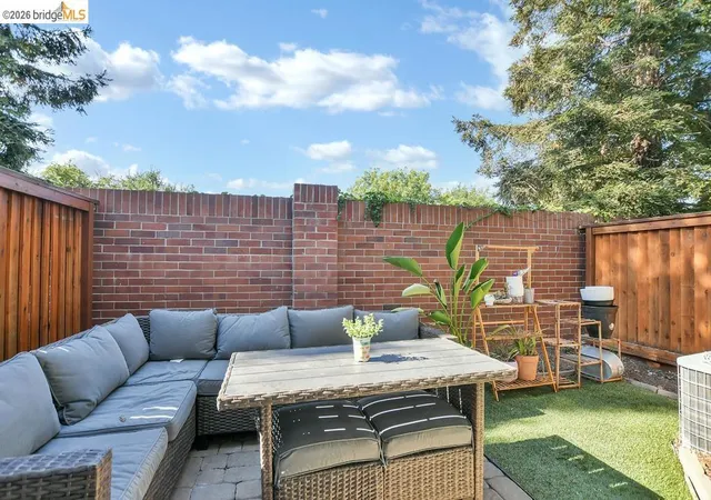 Photo 1 of Townhouse for sale at 231 Washington Dr, Brentwood, CA 94513 | MLS# 41145757 | Listing updated on 2026-09-29