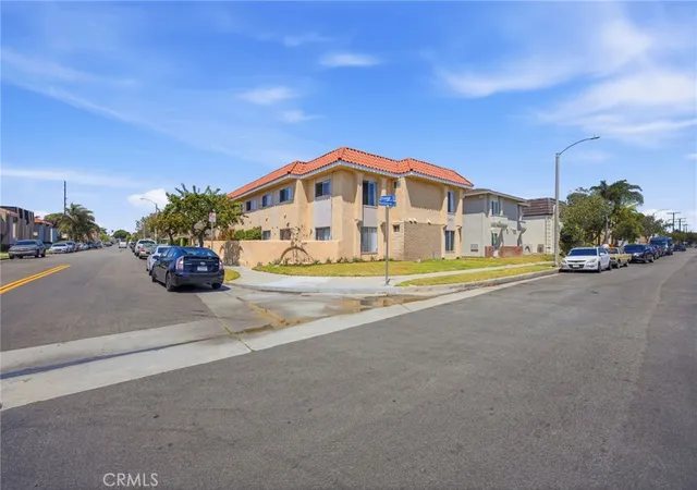Photo 1 of House for sale at 1501 Huntington St, Huntington Beach, CA 92648 | MLS# OC26179357 | Listing updated on 2026-09-12